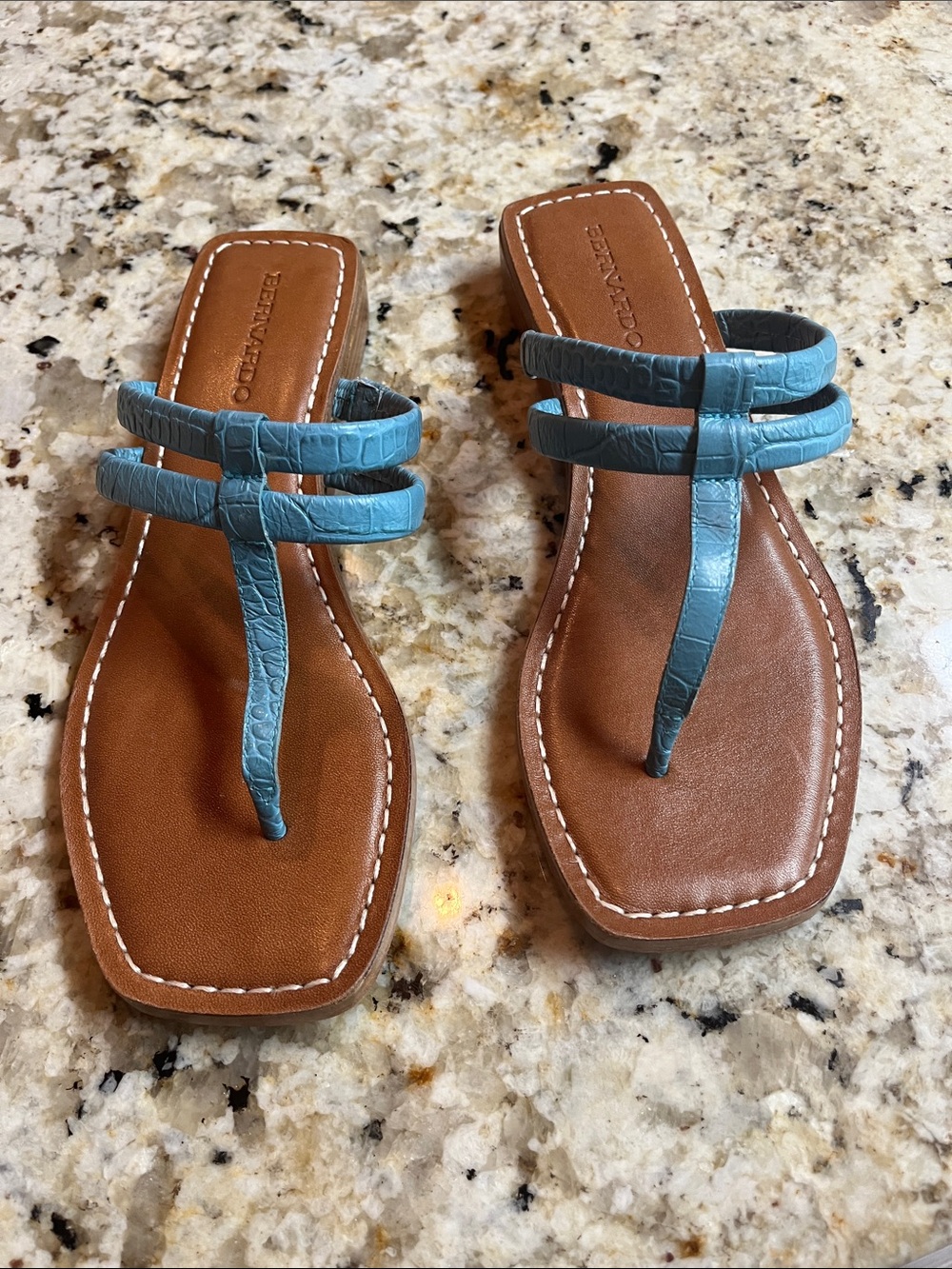 Bernardo Turquoise Leather T-Strap Slide Sandals size 8.5
